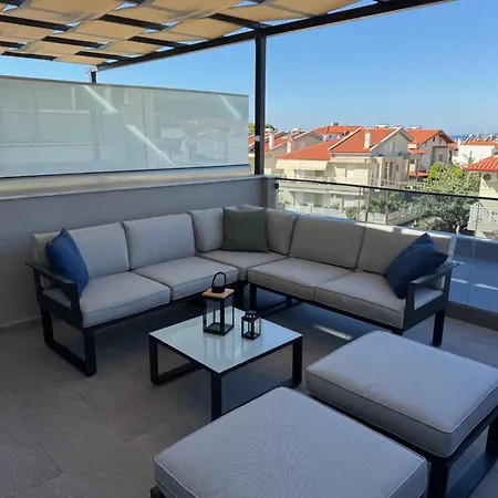 Luxury Irinis نيكيتي