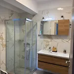 Luxury Irinis Lägenhet